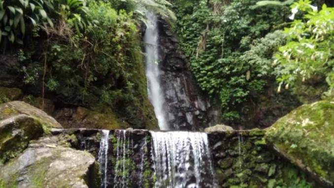 Wisata Karanganyar Air Terjun Parang Ijo