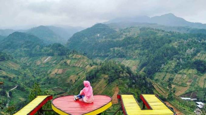 Wisata Karanganyar Bukit Hope