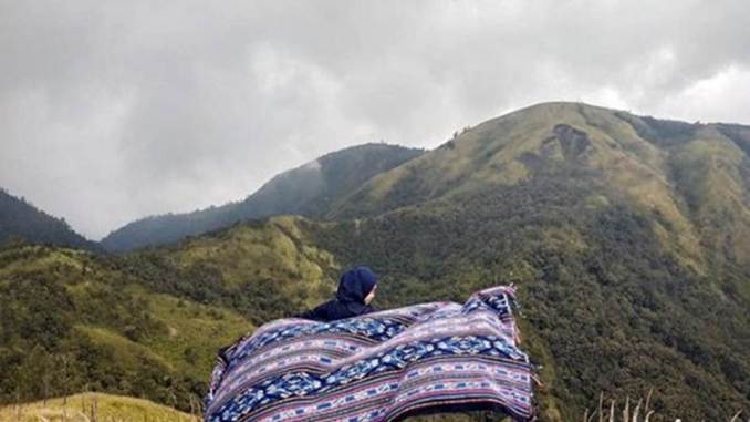 Wisata Karanganyar Bukit Mongkrang