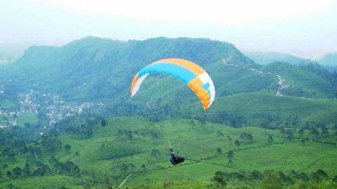Wisata Karanganyar Bukit Paralayang